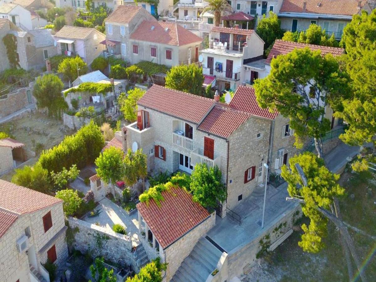Apartments Racic Bol Buitenkant foto