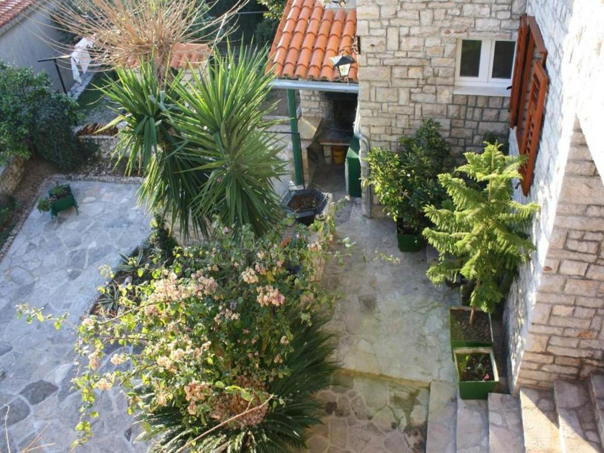 Apartments Racic Bol Buitenkant foto
