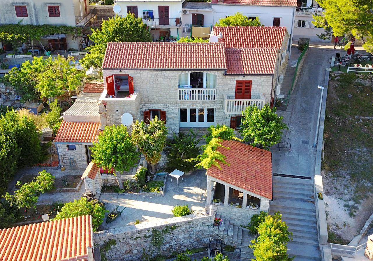 Apartments Racic Bol Buitenkant foto